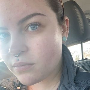 Meet your Posher, Lacy